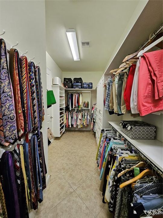 For Sale: $675,000 (3 beds, 3 baths, 2211 Square Feet)