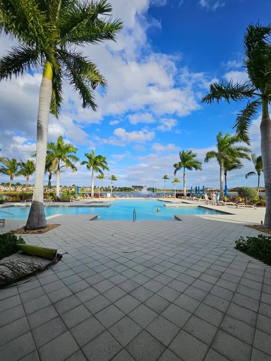 For Sale: $675,000 (3 beds, 3 baths, 2211 Square Feet)