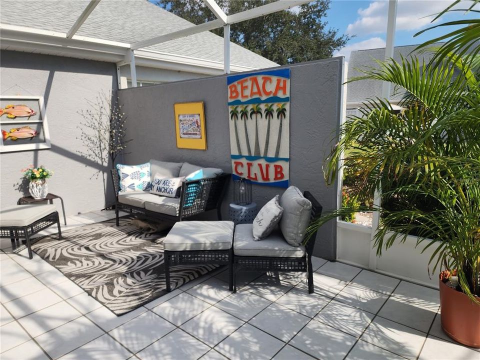 合同活跃: $319,900 (2 贝兹, 2 浴室, 1239 平方英尺)