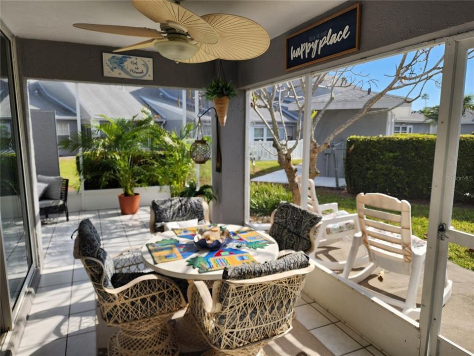 合同活跃: $319,900 (2 贝兹, 2 浴室, 1239 平方英尺)