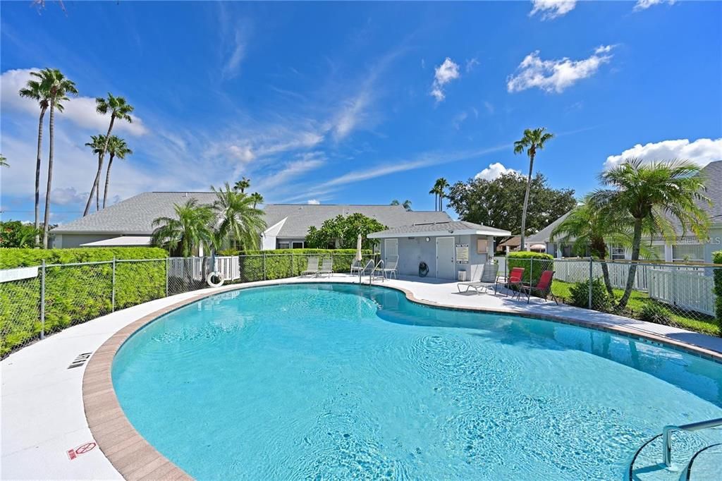 合同活跃: $319,900 (2 贝兹, 2 浴室, 1239 平方英尺)