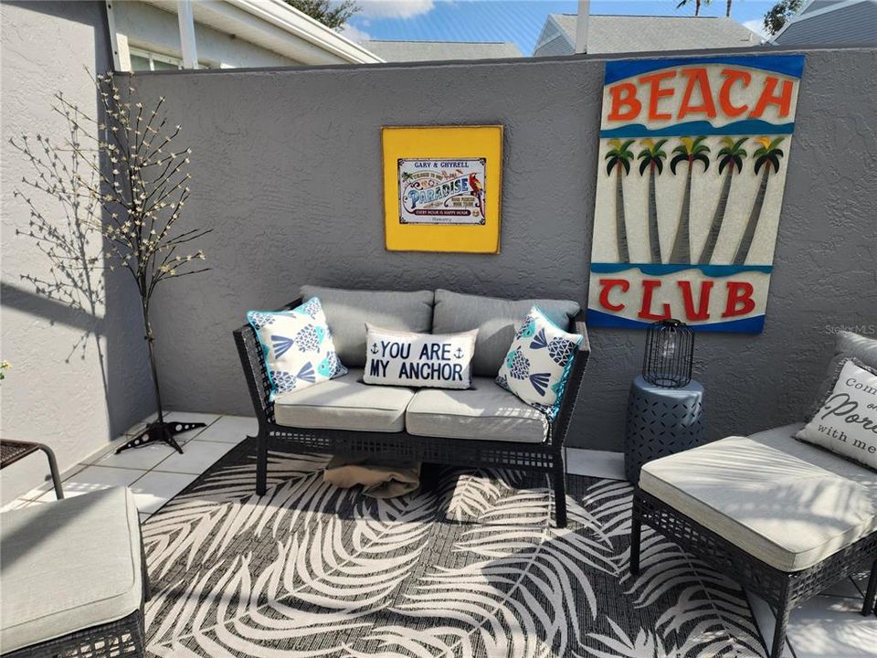 合同活跃: $319,900 (2 贝兹, 2 浴室, 1239 平方英尺)