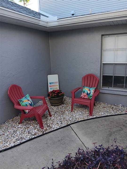 合同活跃: $319,900 (2 贝兹, 2 浴室, 1239 平方英尺)