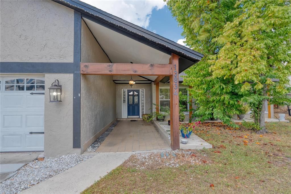 For Sale: $550,000 (3 beds, 2 baths, 1730 Square Feet)