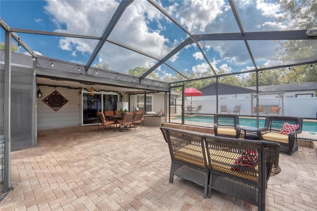 For Sale: $550,000 (3 beds, 2 baths, 1730 Square Feet)