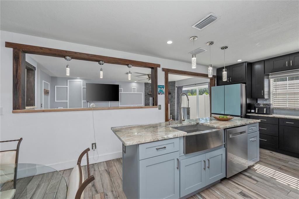 For Sale: $550,000 (3 beds, 2 baths, 1730 Square Feet)