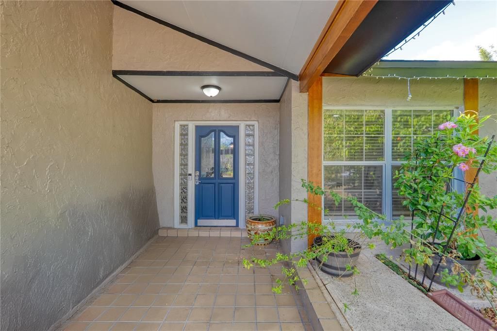 For Sale: $550,000 (3 beds, 2 baths, 1730 Square Feet)