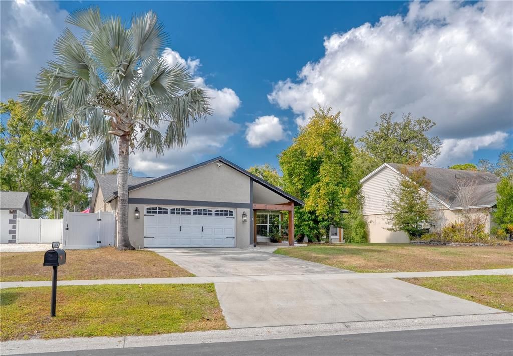 For Sale: $550,000 (3 beds, 2 baths, 1730 Square Feet)