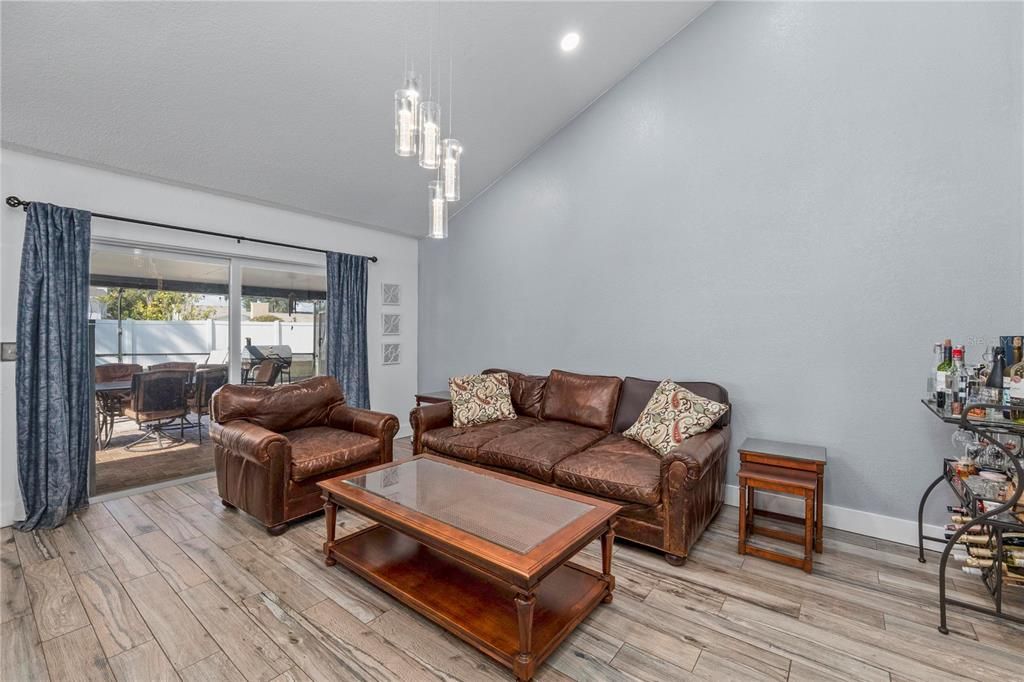 For Sale: $550,000 (3 beds, 2 baths, 1730 Square Feet)