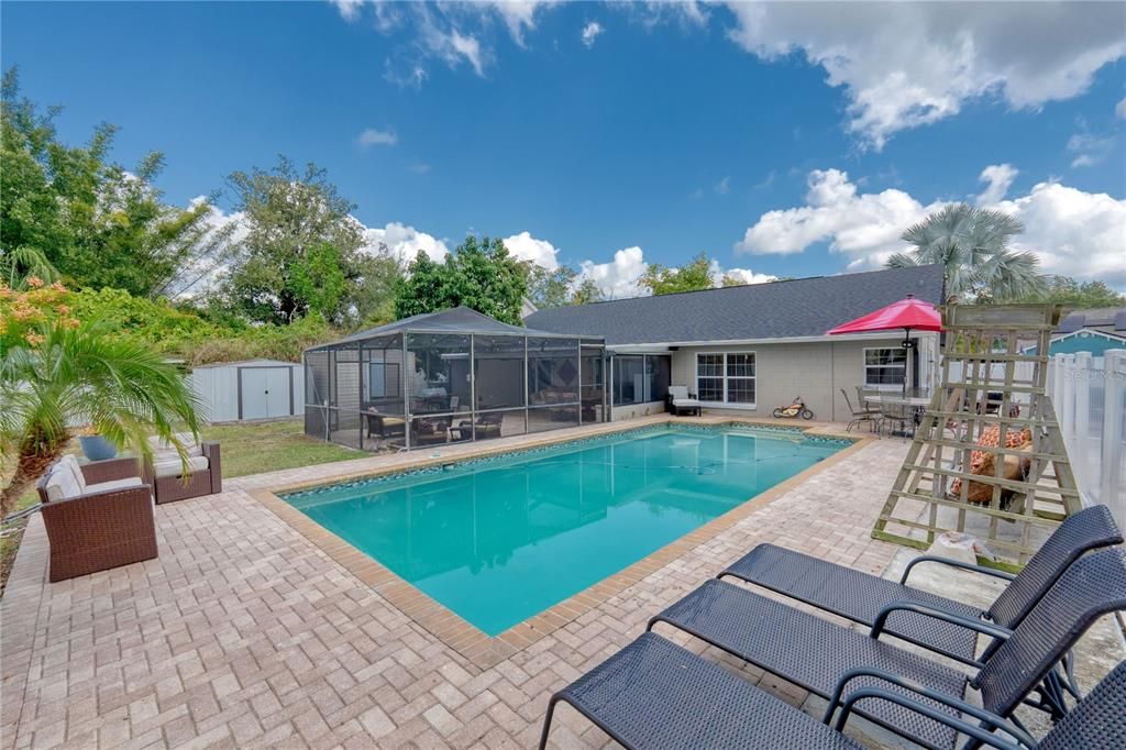 For Sale: $550,000 (3 beds, 2 baths, 1730 Square Feet)