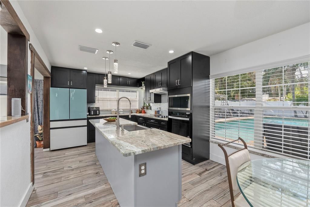 For Sale: $550,000 (3 beds, 2 baths, 1730 Square Feet)