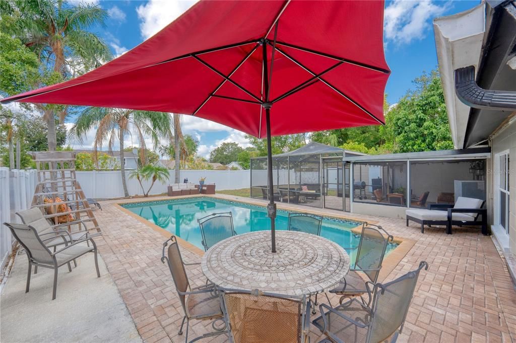 For Sale: $550,000 (3 beds, 2 baths, 1730 Square Feet)