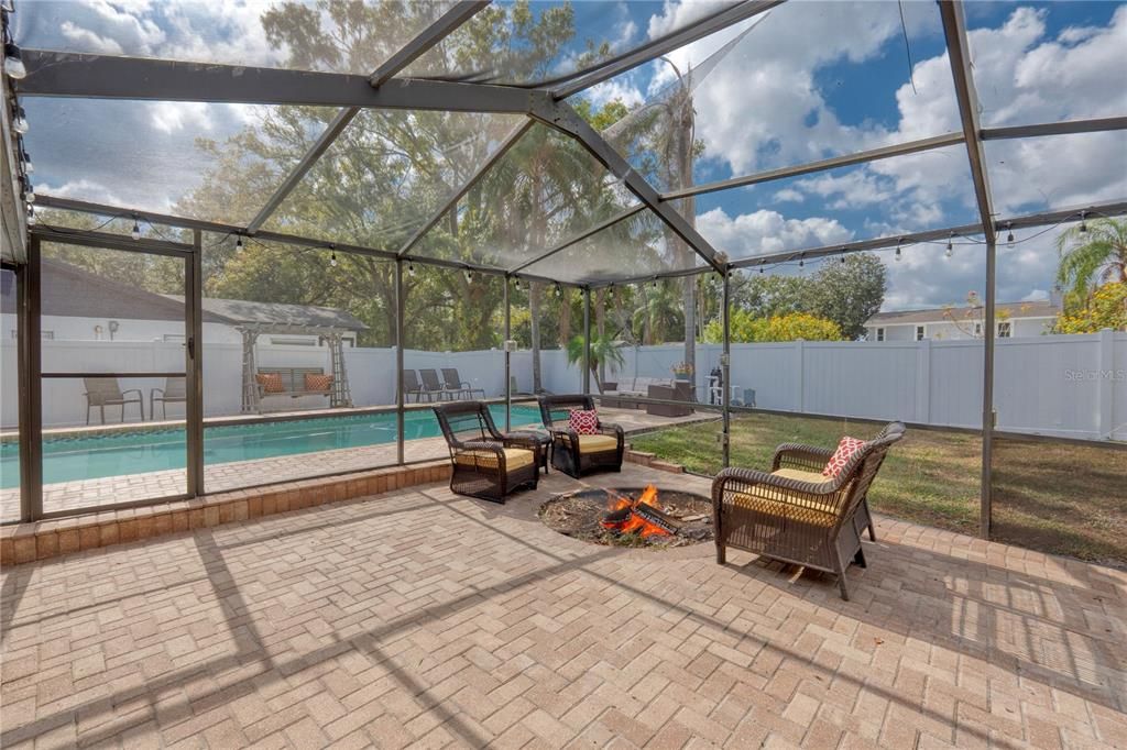 For Sale: $550,000 (3 beds, 2 baths, 1730 Square Feet)