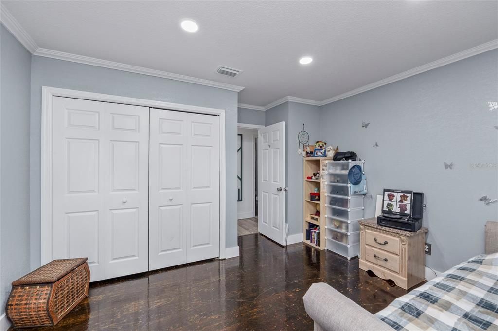 For Sale: $550,000 (3 beds, 2 baths, 1730 Square Feet)