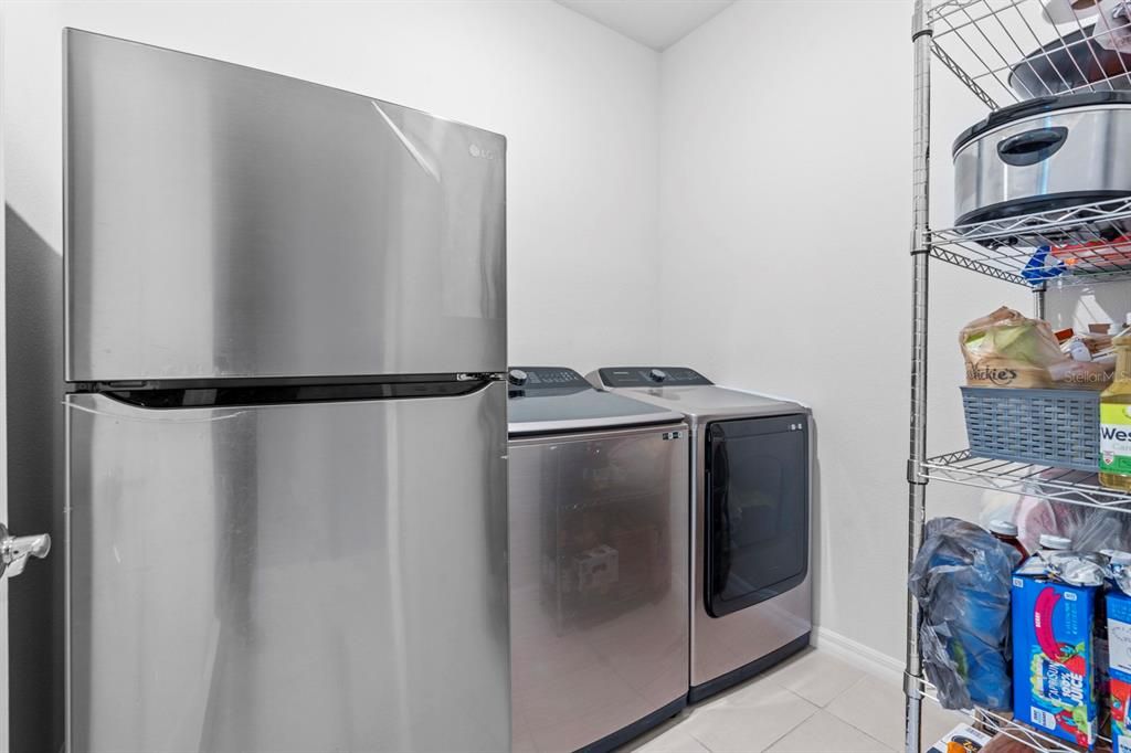 На продажу: $385,000 (4 спален, 2 ванн, 2034 Квадратных фут)