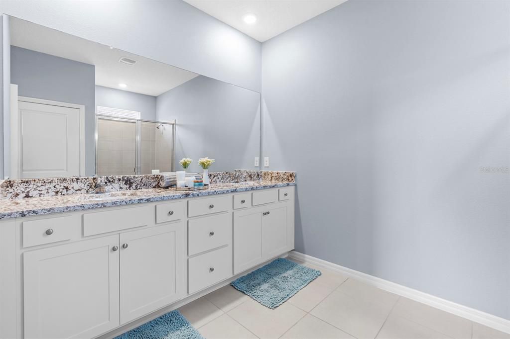 На продажу: $385,000 (4 спален, 2 ванн, 2034 Квадратных фут)