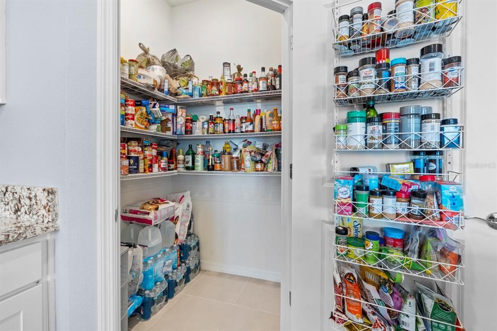 На продажу: $385,000 (4 спален, 2 ванн, 2034 Квадратных фут)