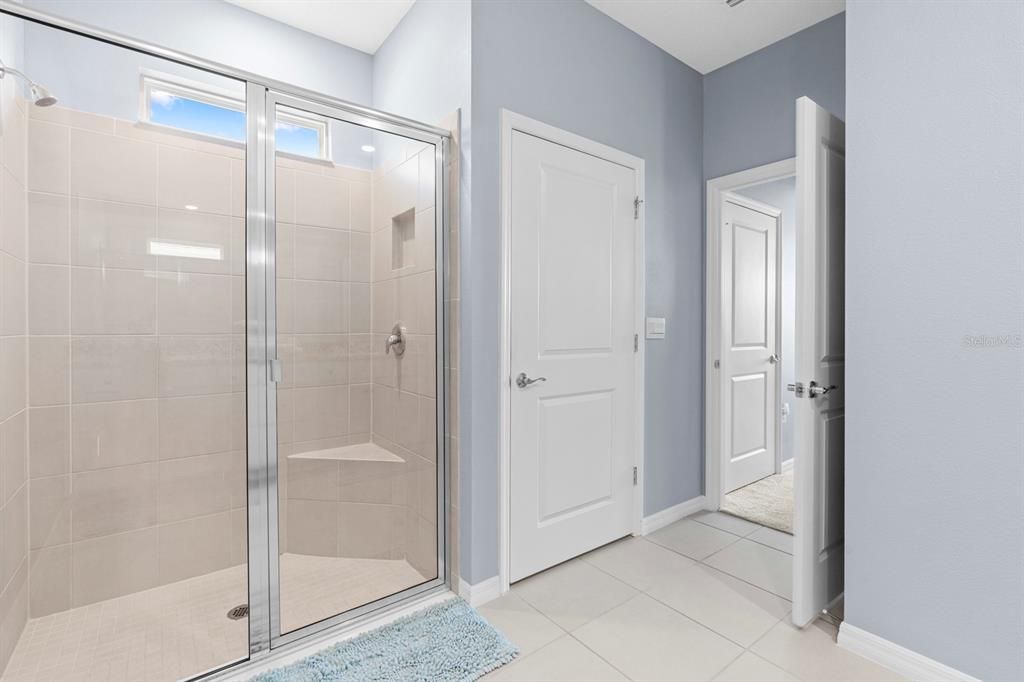 На продажу: $385,000 (4 спален, 2 ванн, 2034 Квадратных фут)