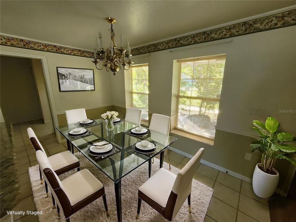 待售: $550,000 (4 贝兹, 2 浴室, 2608 平方英尺)