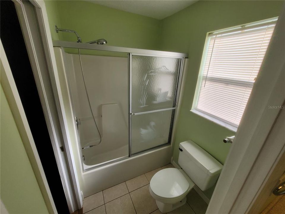 待售: $550,000 (4 贝兹, 2 浴室, 2608 平方英尺)