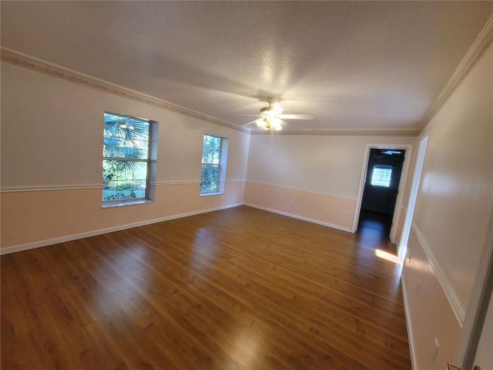 待售: $550,000 (4 贝兹, 2 浴室, 2608 平方英尺)