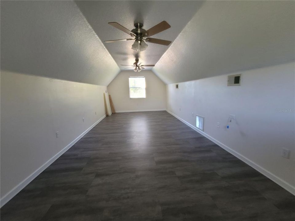 待售: $550,000 (4 贝兹, 2 浴室, 2608 平方英尺)