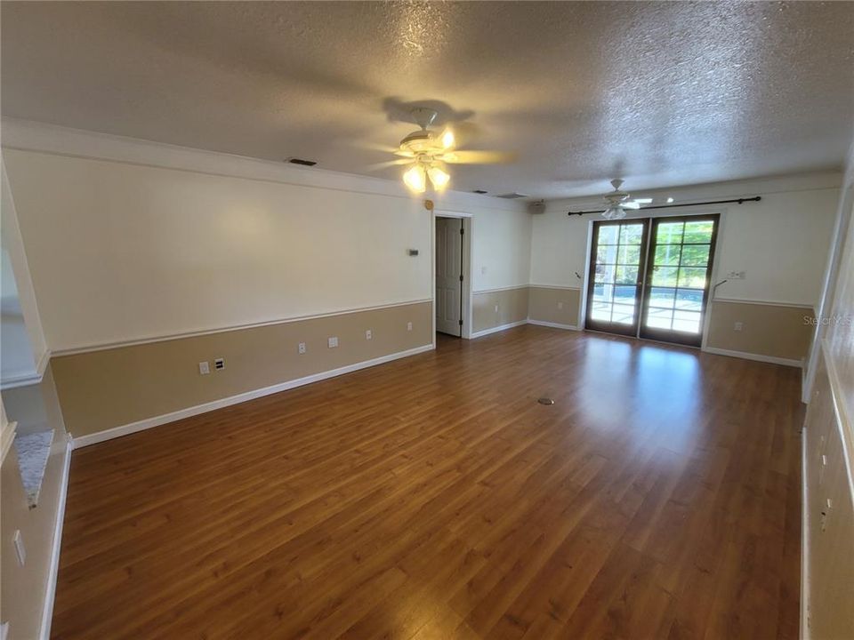 待售: $550,000 (4 贝兹, 2 浴室, 2608 平方英尺)