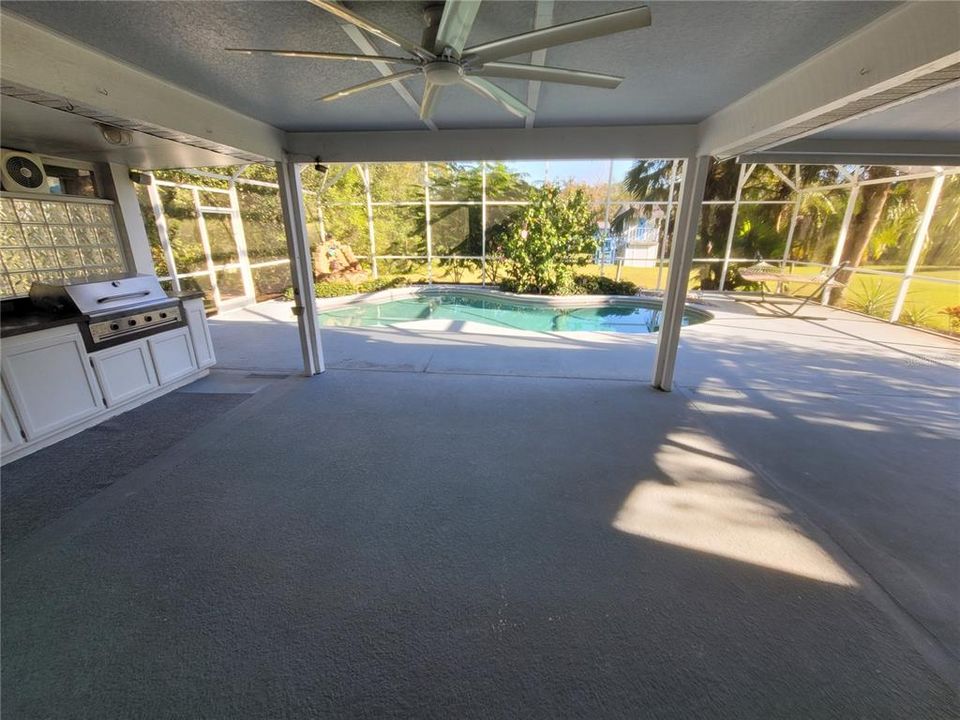 待售: $550,000 (4 贝兹, 2 浴室, 2608 平方英尺)