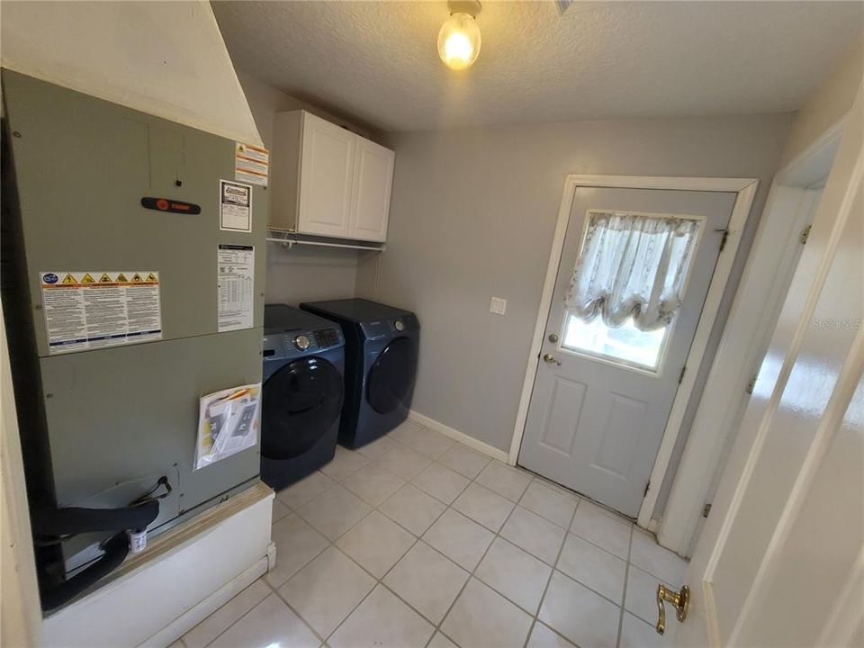 待售: $550,000 (4 贝兹, 2 浴室, 2608 平方英尺)