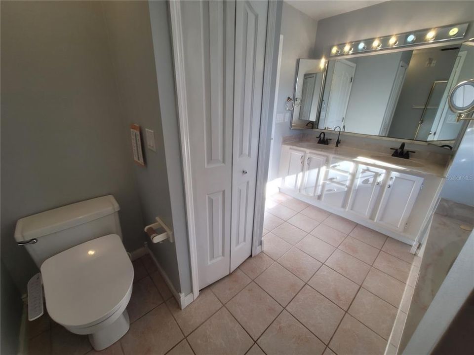 待售: $550,000 (4 贝兹, 2 浴室, 2608 平方英尺)