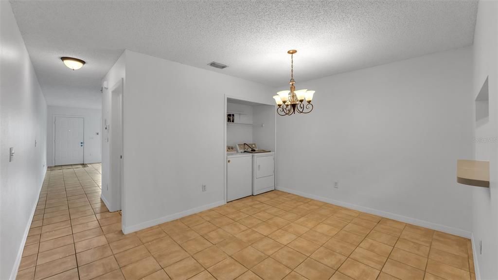 For Sale: $220,000 (2 beds, 2 baths, 1490 Square Feet)