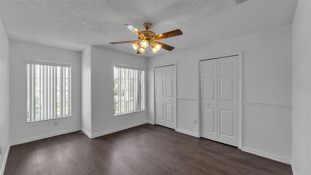 For Sale: $220,000 (2 beds, 2 baths, 1490 Square Feet)