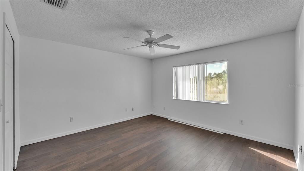 For Sale: $220,000 (2 beds, 2 baths, 1490 Square Feet)