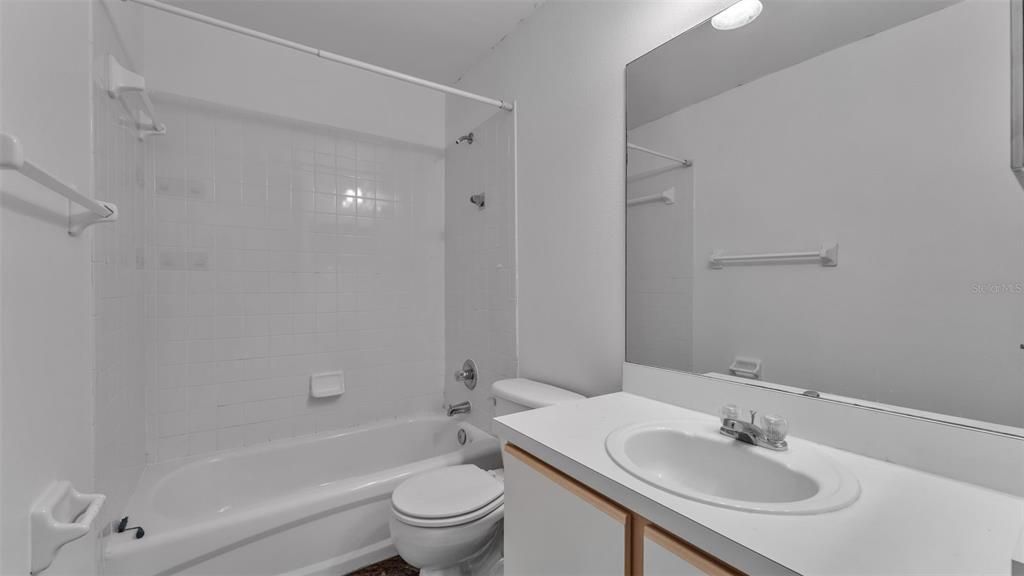 For Sale: $220,000 (2 beds, 2 baths, 1490 Square Feet)