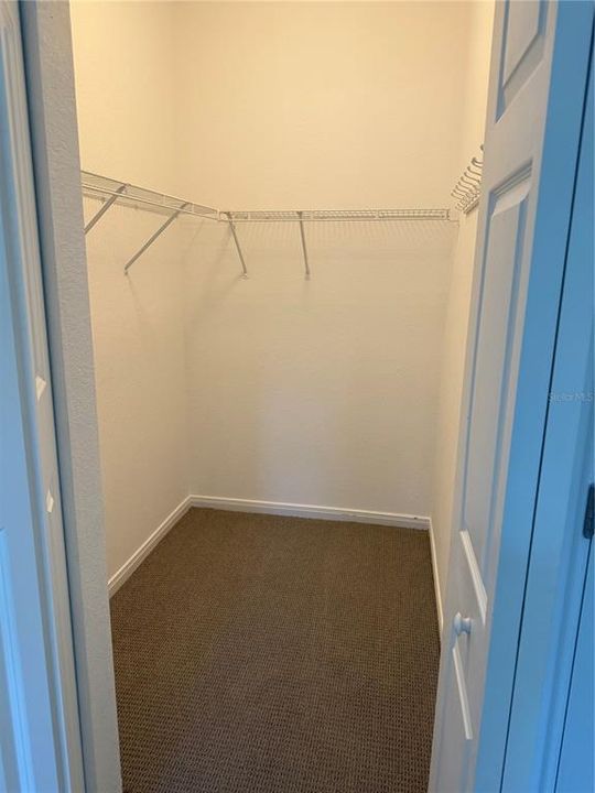 For Sale: $230,000 (2 beds, 2 baths, 990 Square Feet)