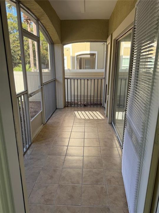 For Sale: $230,000 (2 beds, 2 baths, 990 Square Feet)