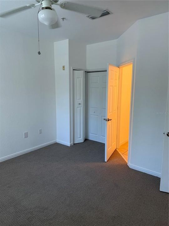 For Sale: $230,000 (2 beds, 2 baths, 990 Square Feet)