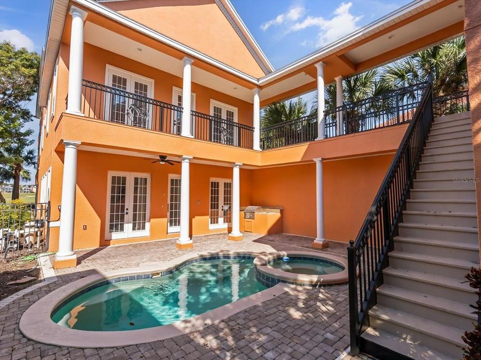 En Venta: $1,395,000 (6 camas, 6 baños, 5313 Pies cuadrados)