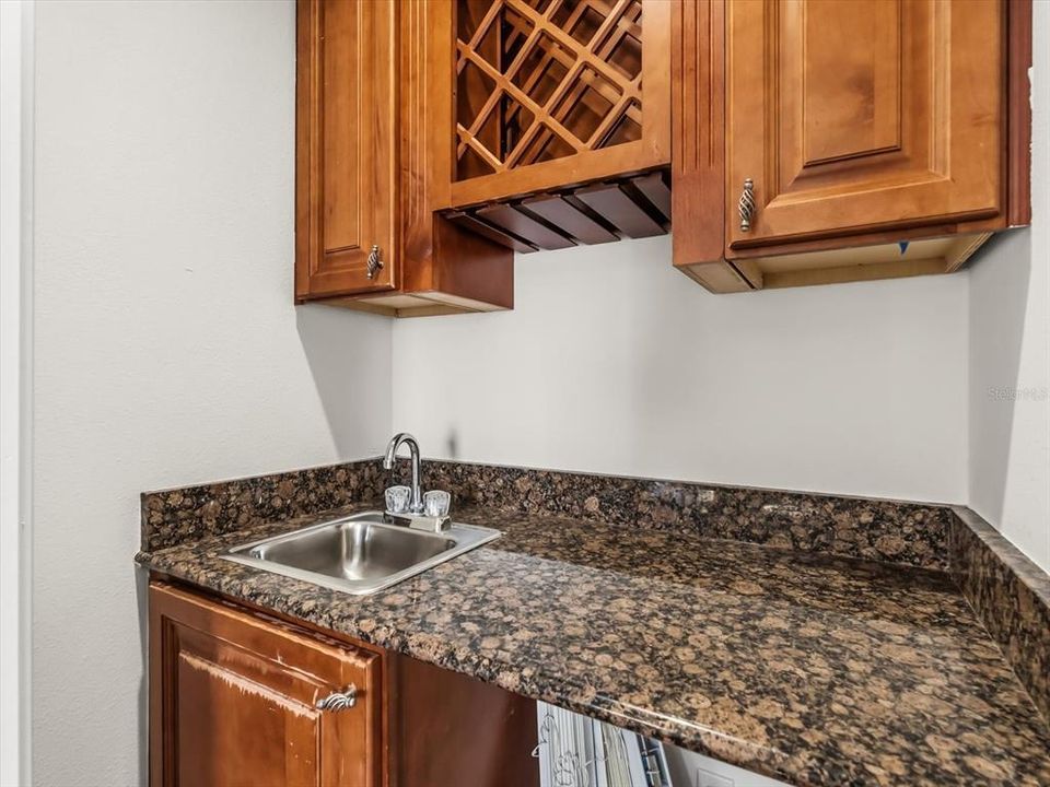 En Venta: $1,395,000 (6 camas, 6 baños, 5313 Pies cuadrados)