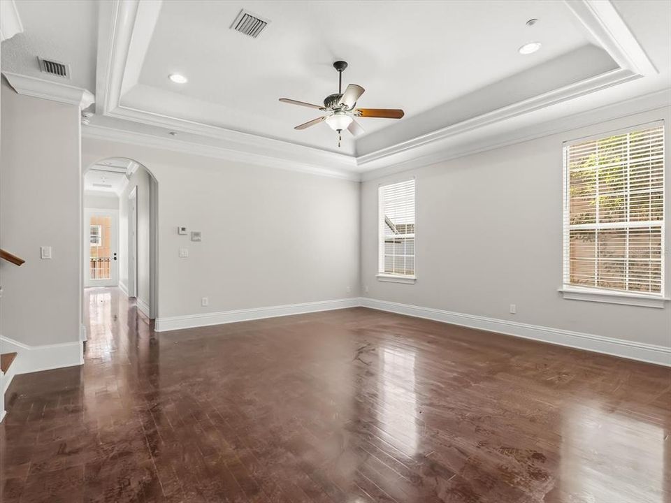 En Venta: $1,395,000 (6 camas, 6 baños, 5313 Pies cuadrados)