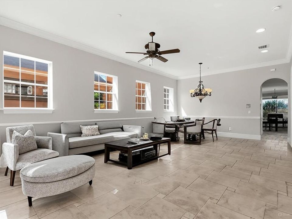 En Venta: $1,395,000 (6 camas, 6 baños, 5313 Pies cuadrados)