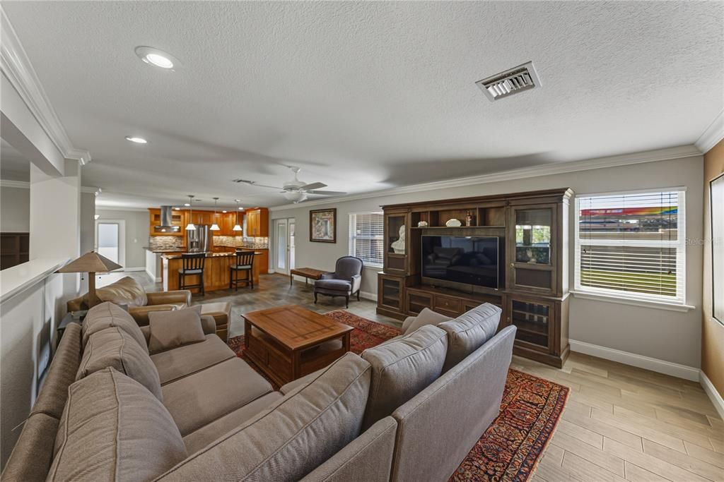 待售: $459,000 (3 贝兹, 2 浴室, 2380 平方英尺)