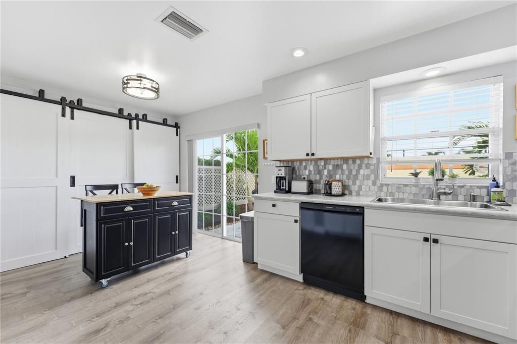 En Venta: $329,900 (3 camas, 2 baños, 1226 Pies cuadrados)