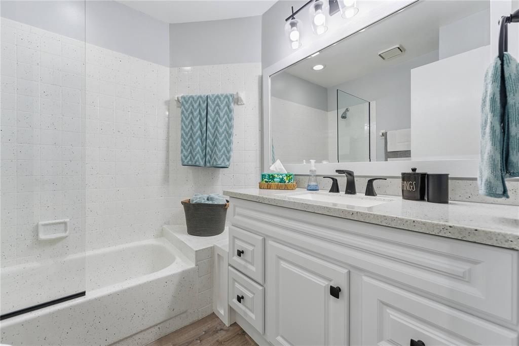 En Venta: $329,900 (3 camas, 2 baños, 1226 Pies cuadrados)