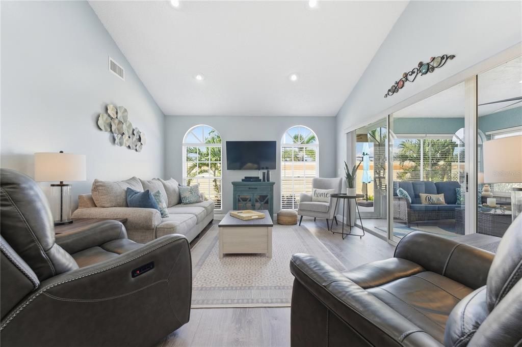 En Venta: $329,900 (3 camas, 2 baños, 1226 Pies cuadrados)