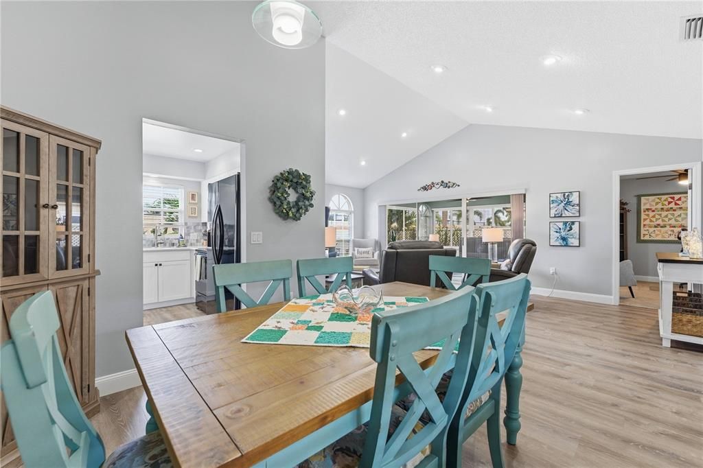 En Venta: $329,900 (3 camas, 2 baños, 1226 Pies cuadrados)