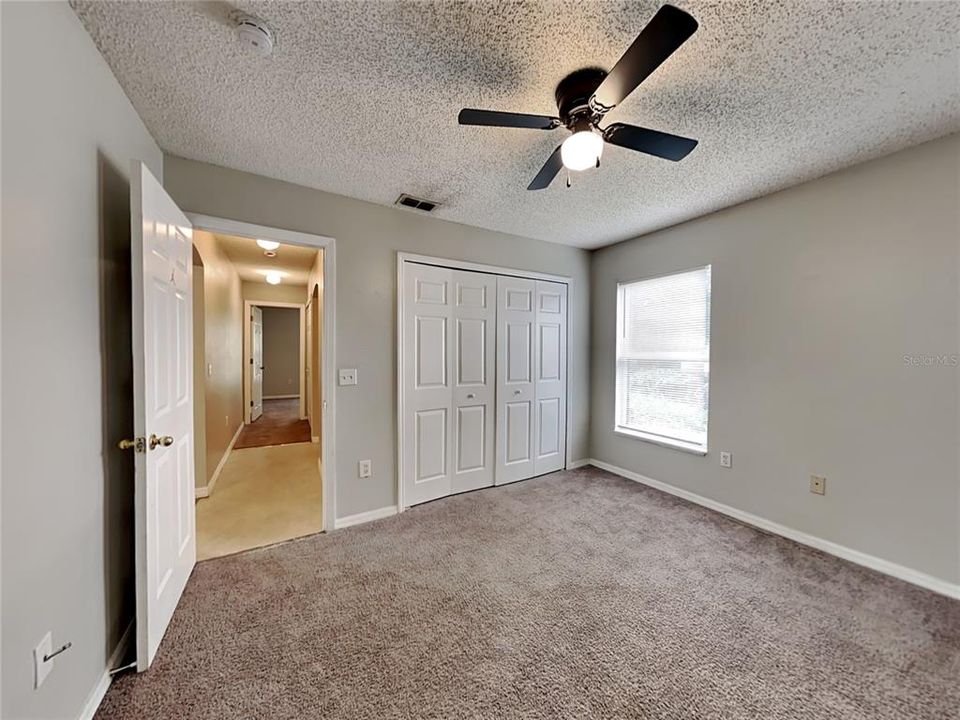 For Rent: $1,850 (3 beds, 2 baths, 1941 Square Feet)