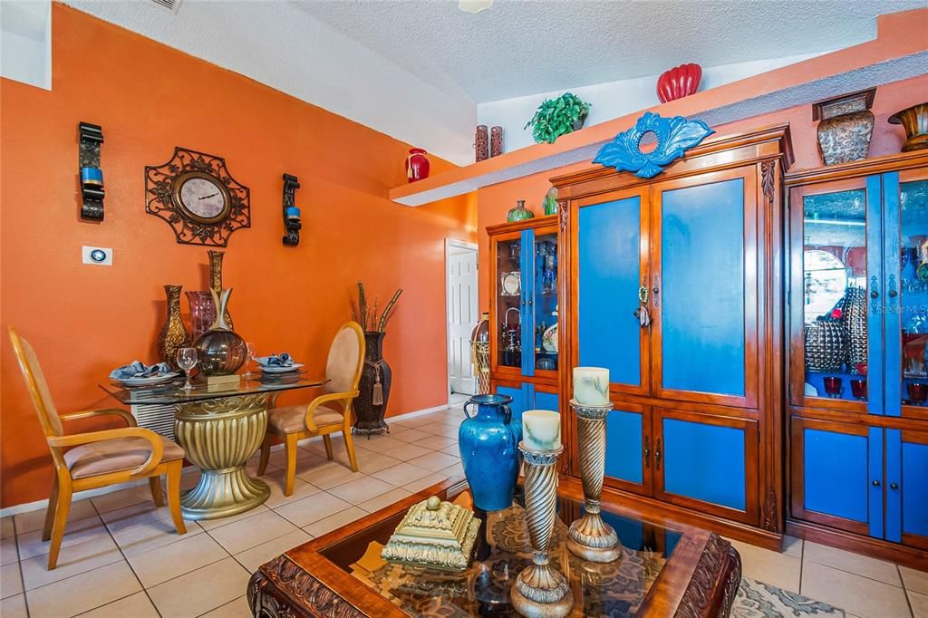 合同活跃: $279,999 (3 贝兹, 2 浴室, 1146 平方英尺)