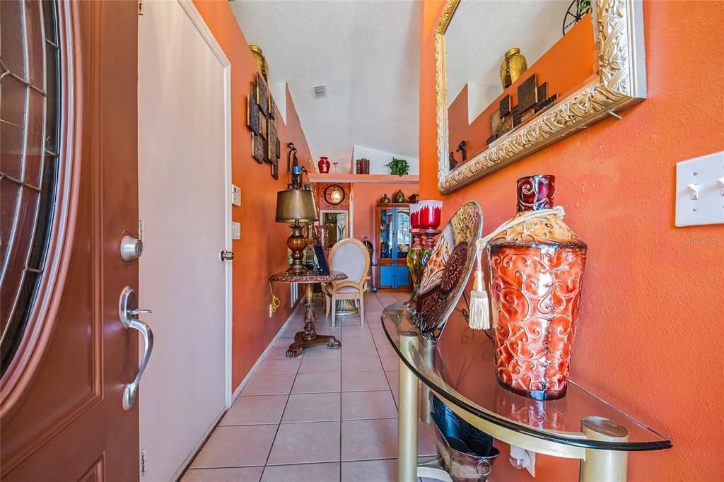 合同活跃: $279,999 (3 贝兹, 2 浴室, 1146 平方英尺)