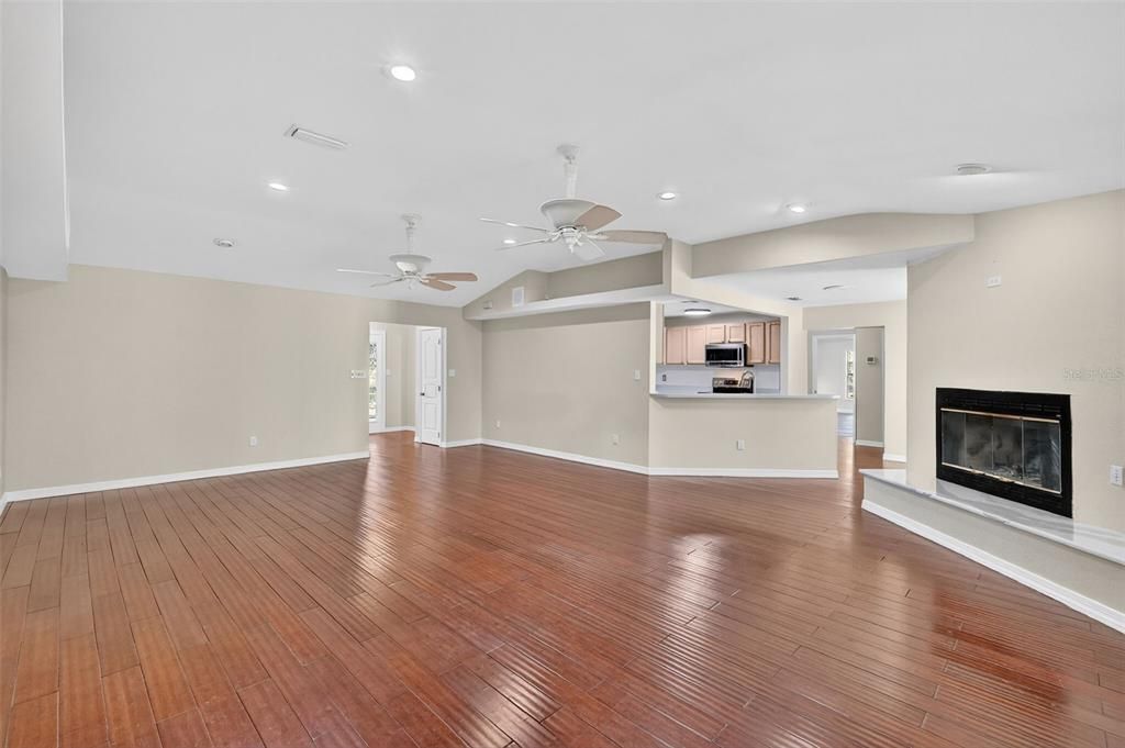 待售: $599,900 (4 贝兹, 3 浴室, 3199 平方英尺)